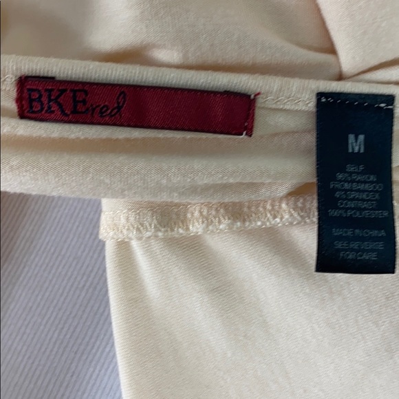 BKE Red top size Medium - Picture 6 of 6